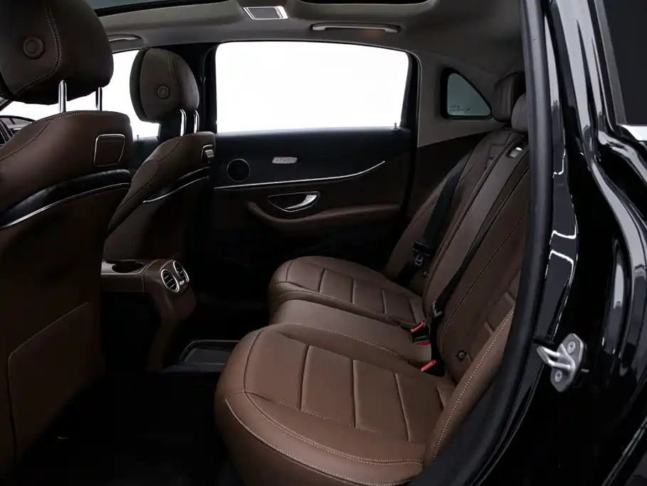 Mercedes-Benz E-Class — миниатюра 17