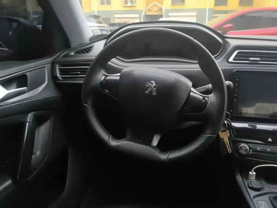 Peugeot 308 — миниатюра 15