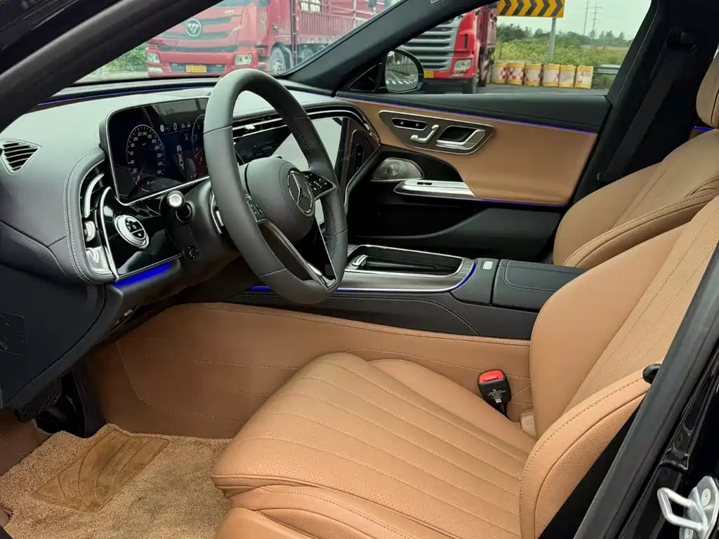 Mercedes-Benz E-Class — миниатюра 4