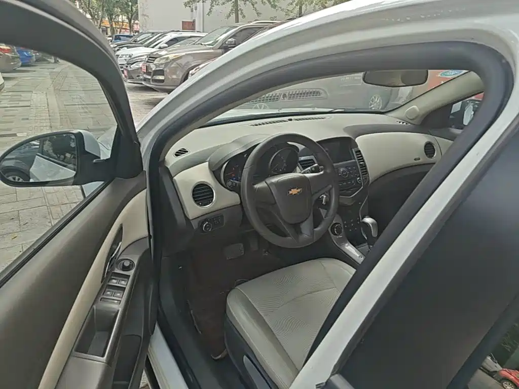 Chevrolet Cruze — миниатюра 16