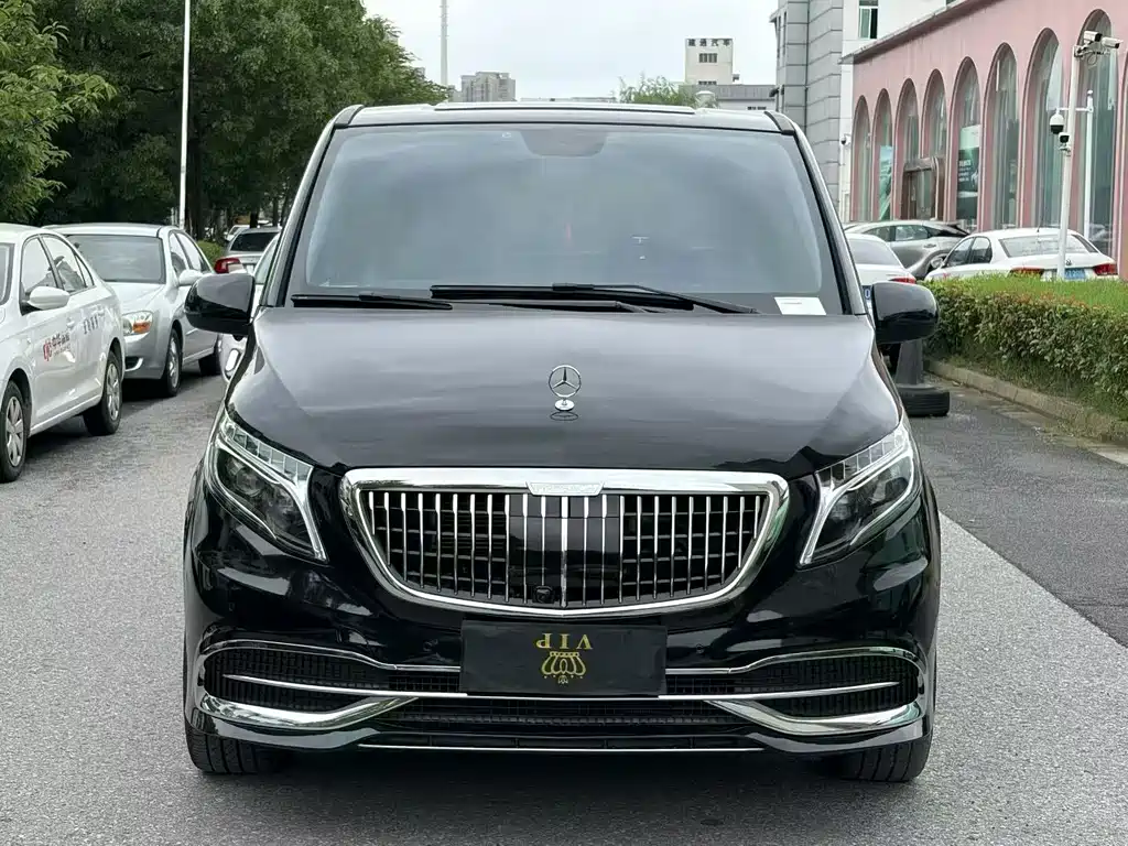 Mercedes-Benz Vito 2021 2.0T Elite 7 мест