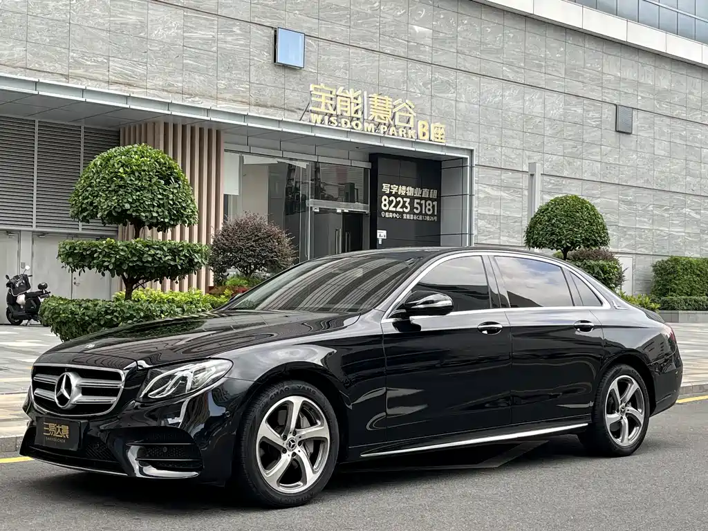 Mercedes-Benz E-Class — миниатюра 6