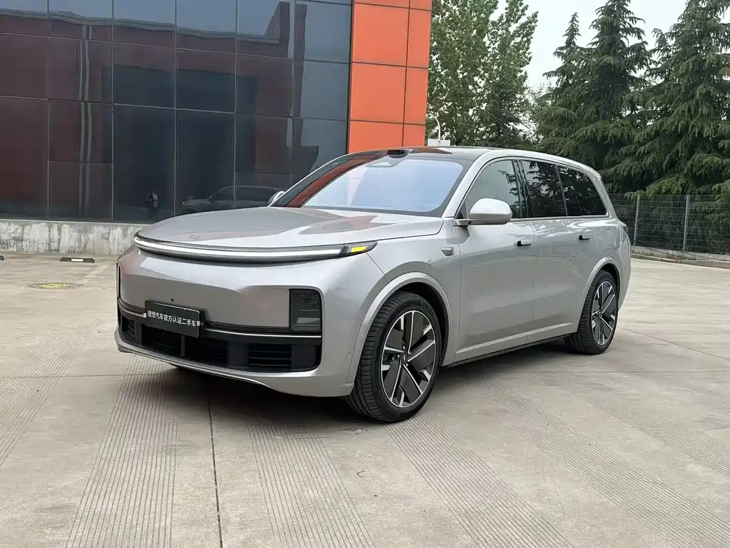 Li Auto Li L9 2025