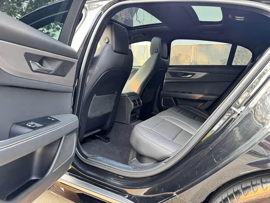 Jaguar XEL — миниатюра 6