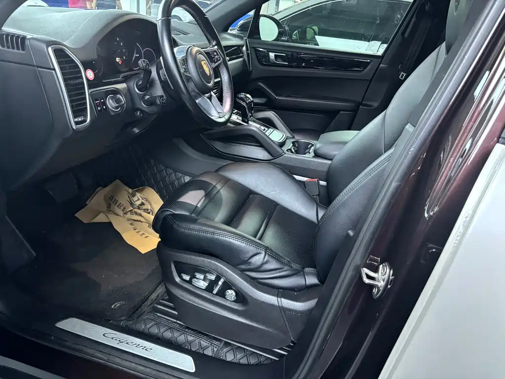 Porsche Cayenne — миниатюра 5