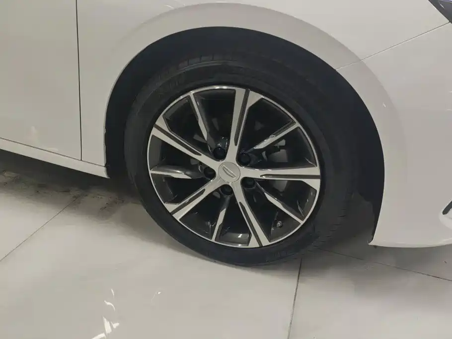 Geely Emgrand — миниатюра 6