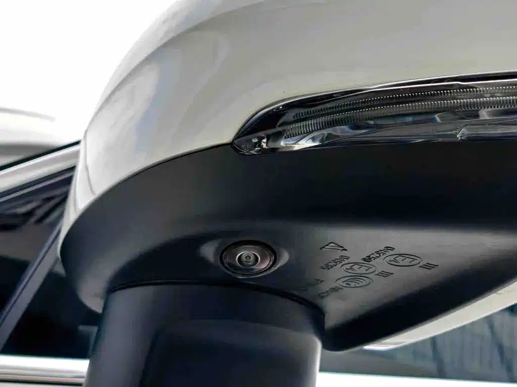 Volvo XC60 PHEV — миниатюра 19