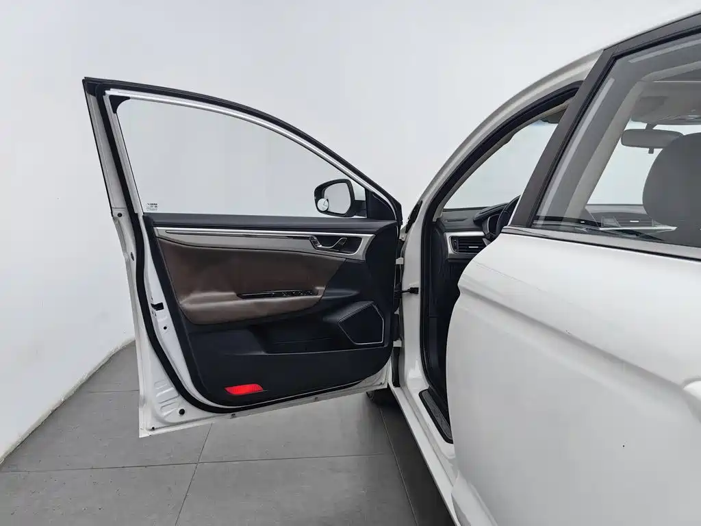 Geely Emgrand GL — миниатюра 8