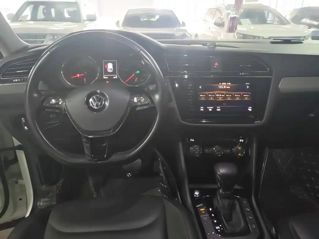 Volkswagen Tiguan L — миниатюра 11