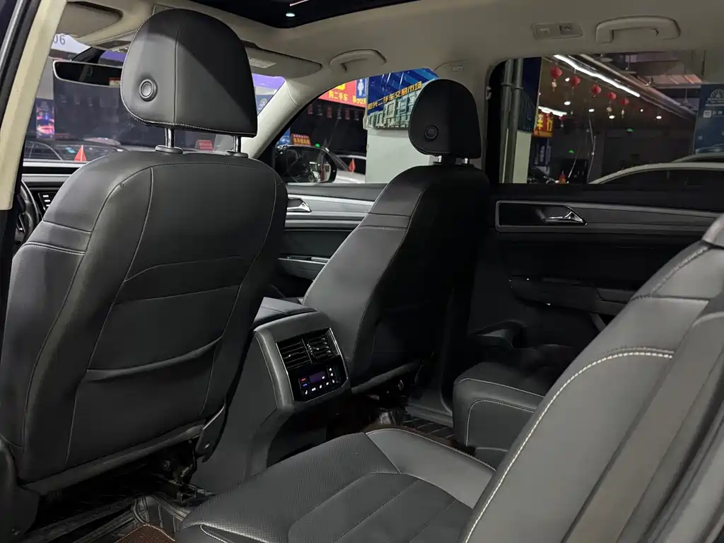 Volkswagen Teramont — миниатюра 4