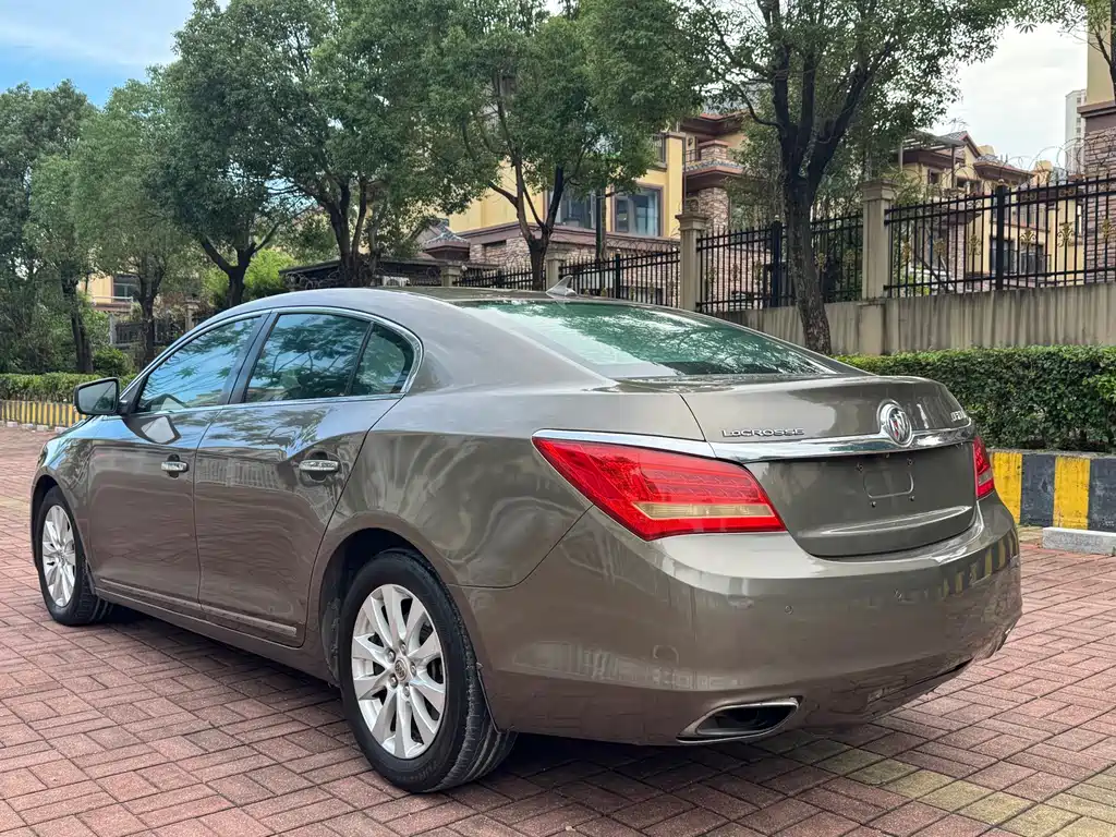 Buick LaCrosse 2013 2.4L SIDI Luxury Comfort