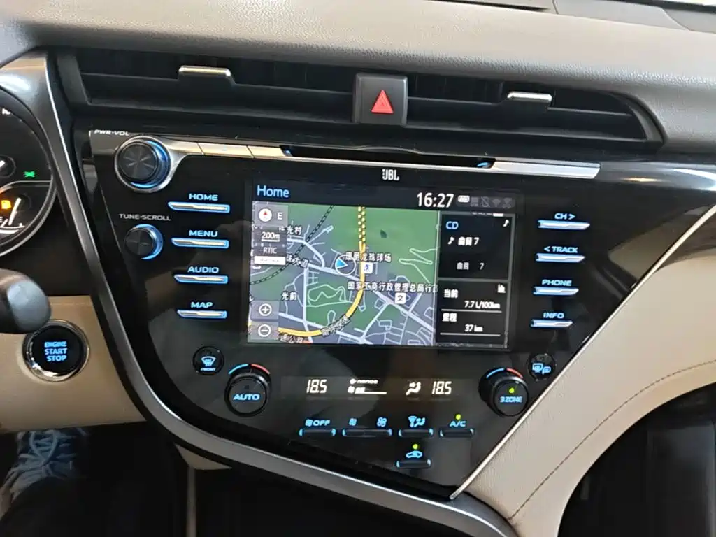 Toyota Camry — миниатюра 13