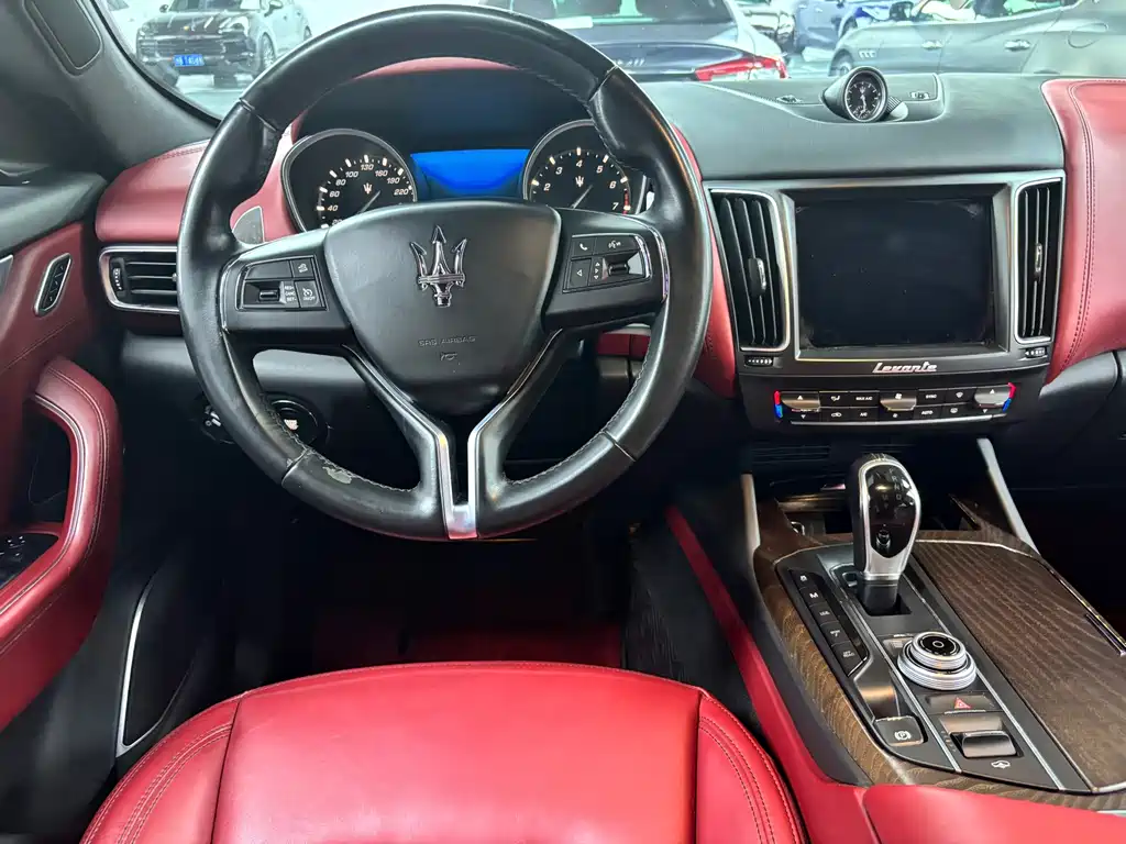 Maserati Levante — миниатюра 5