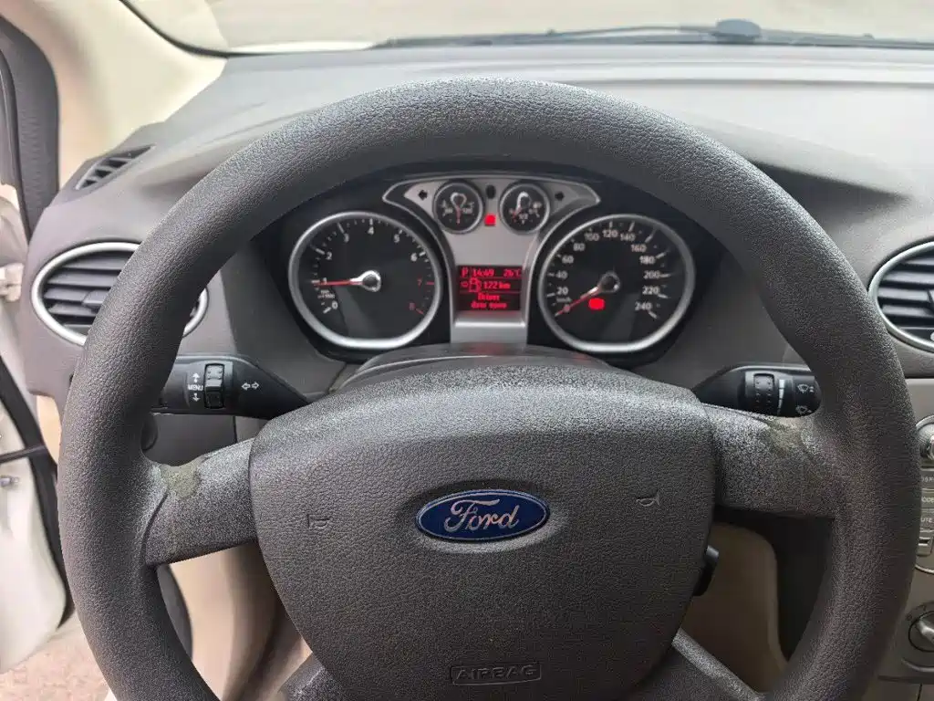 Ford Focus — миниатюра 6