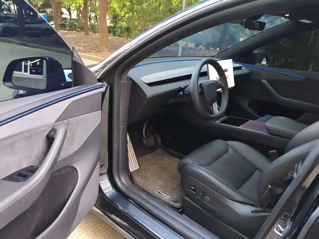 Tesla Model Y L — миниатюра 16