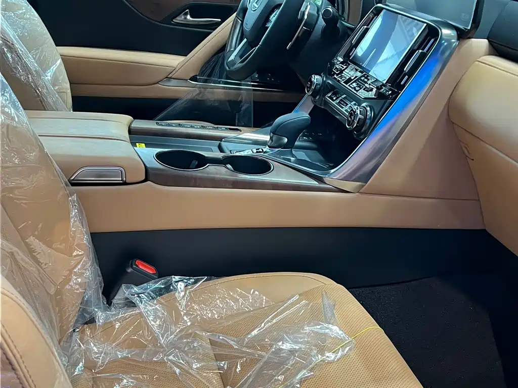 Lexus LX 2025 700h