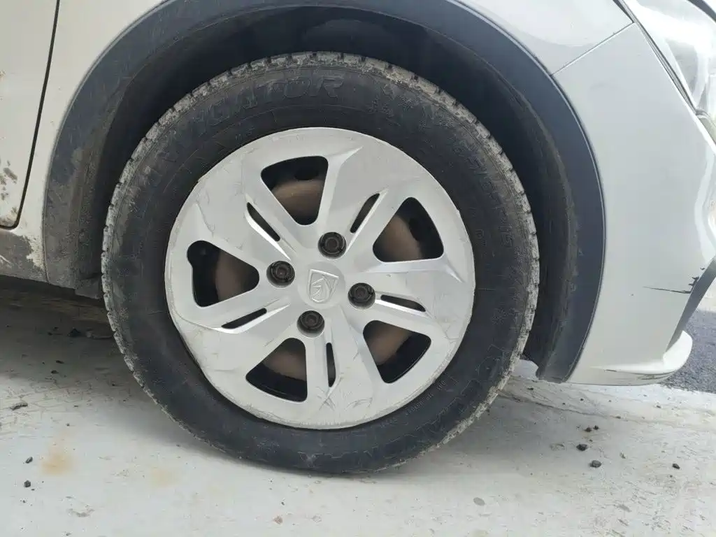 Baojun 310W — миниатюра 8