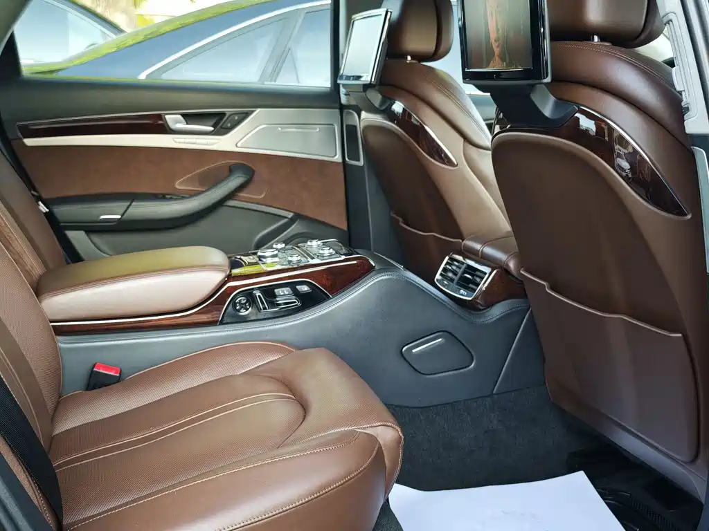 Audi A8 — миниатюра 20