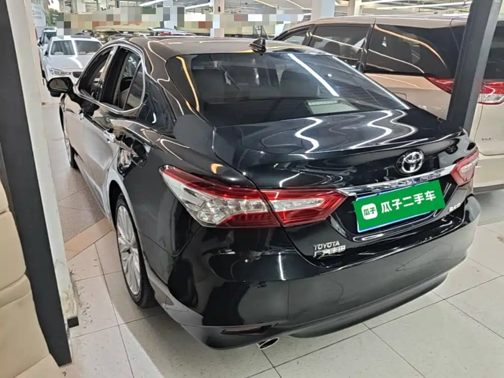 Toyota Camry — миниатюра 5