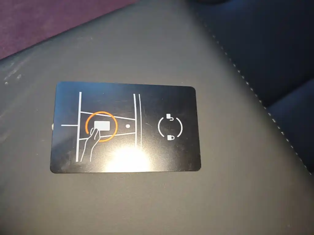 Tesla Model Y L — миниатюра 9