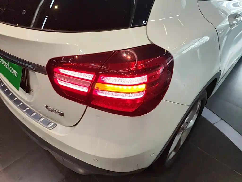 Mercedes-Benz GLA — миниатюра 8