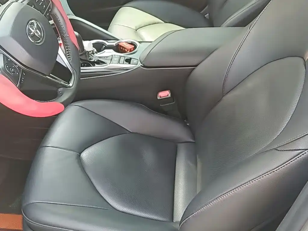 Toyota Camry — миниатюра 8