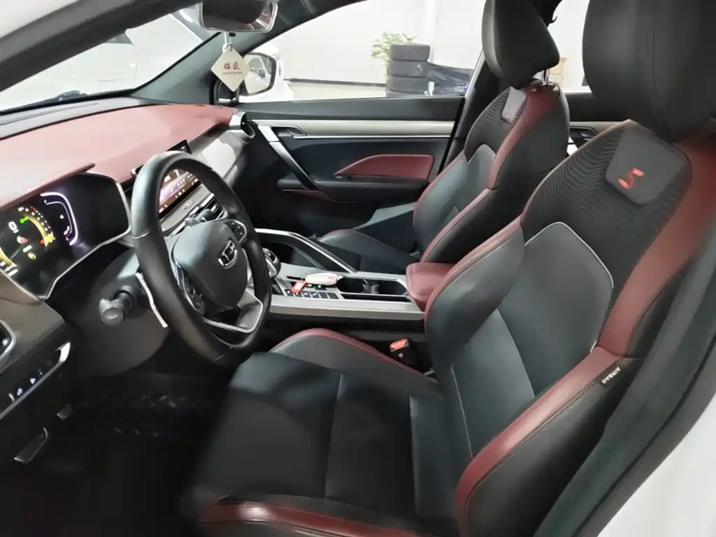 Geely Binyue — миниатюра 15