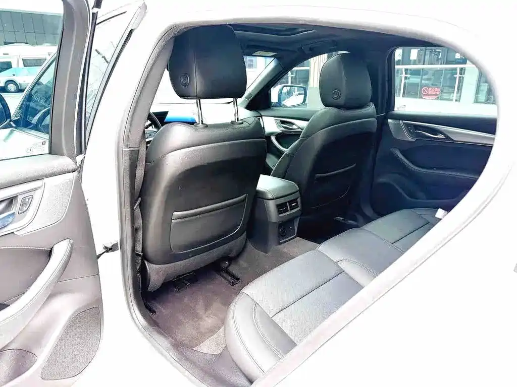 Cadillac CT5 — миниатюра 7