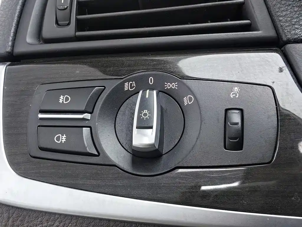 BMW 5 Series — миниатюра 21