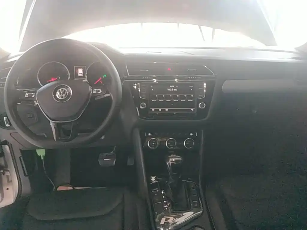 Volkswagen Tiguan L — миниатюра 10