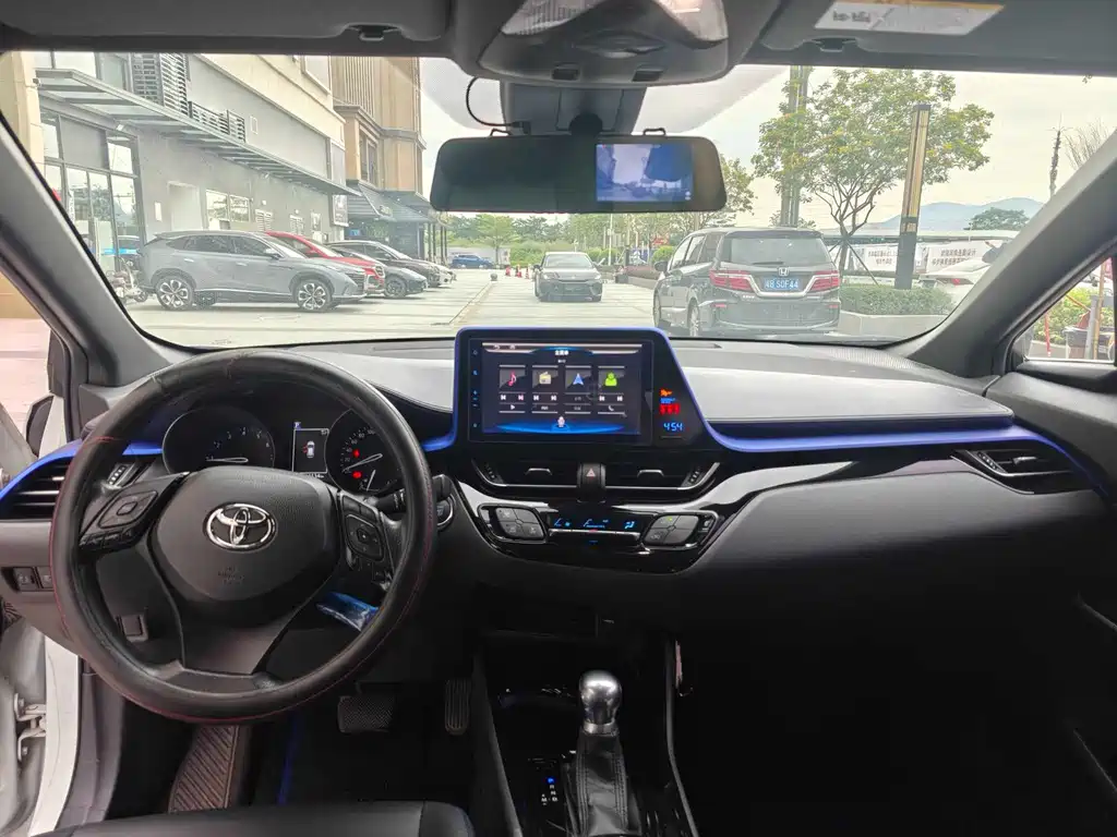 Toyota C-HR — миниатюра 6