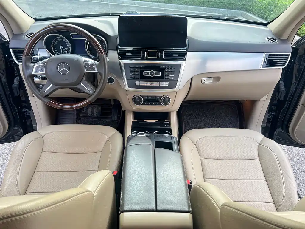 Mercedes-Benz M-Class — миниатюра 12
