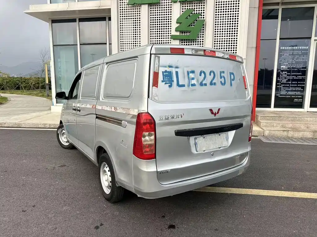 Wuling Rongguang V — миниатюра 4