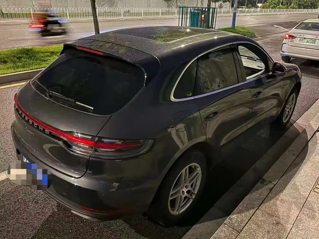 Porsche Macan — миниатюра 4