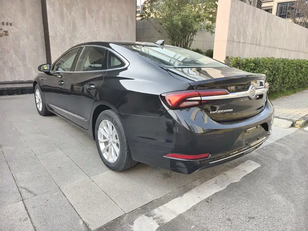Buick LaCrosse — миниатюра 7