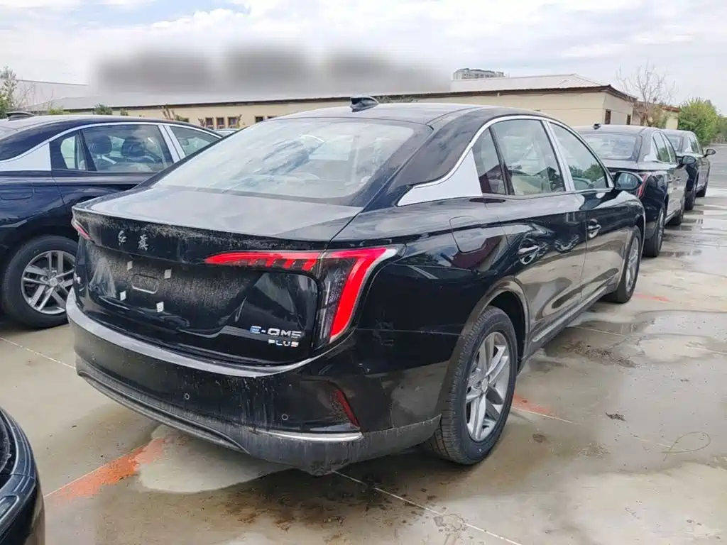 Hongqi E-QM5 2025 610km PLUS
