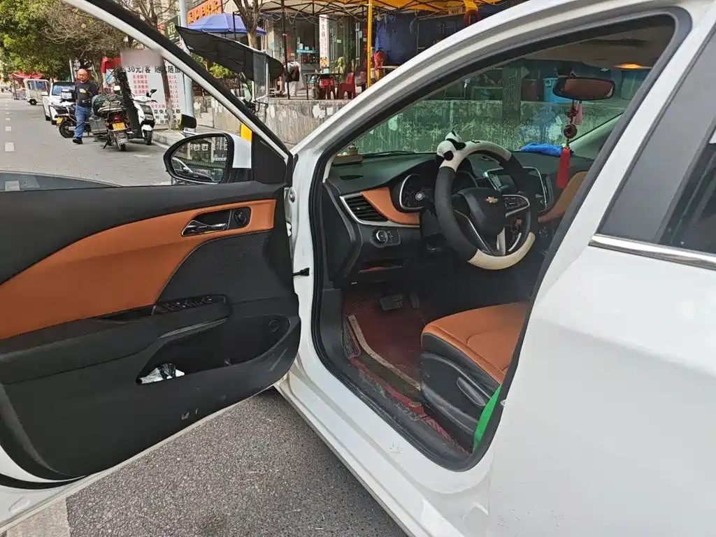 Chevrolet Cavalier — миниатюра 12