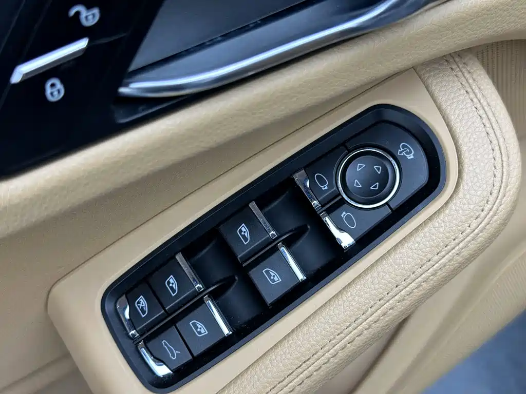 Porsche Macan — миниатюра 28