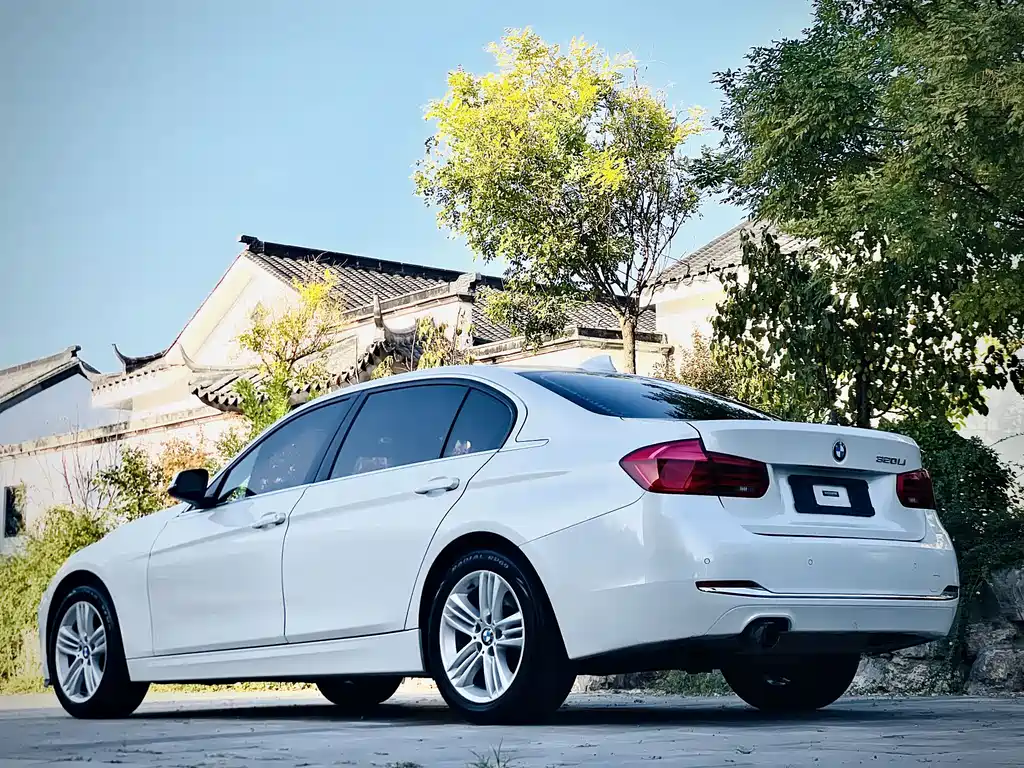 BMW 3 Series — миниатюра 4