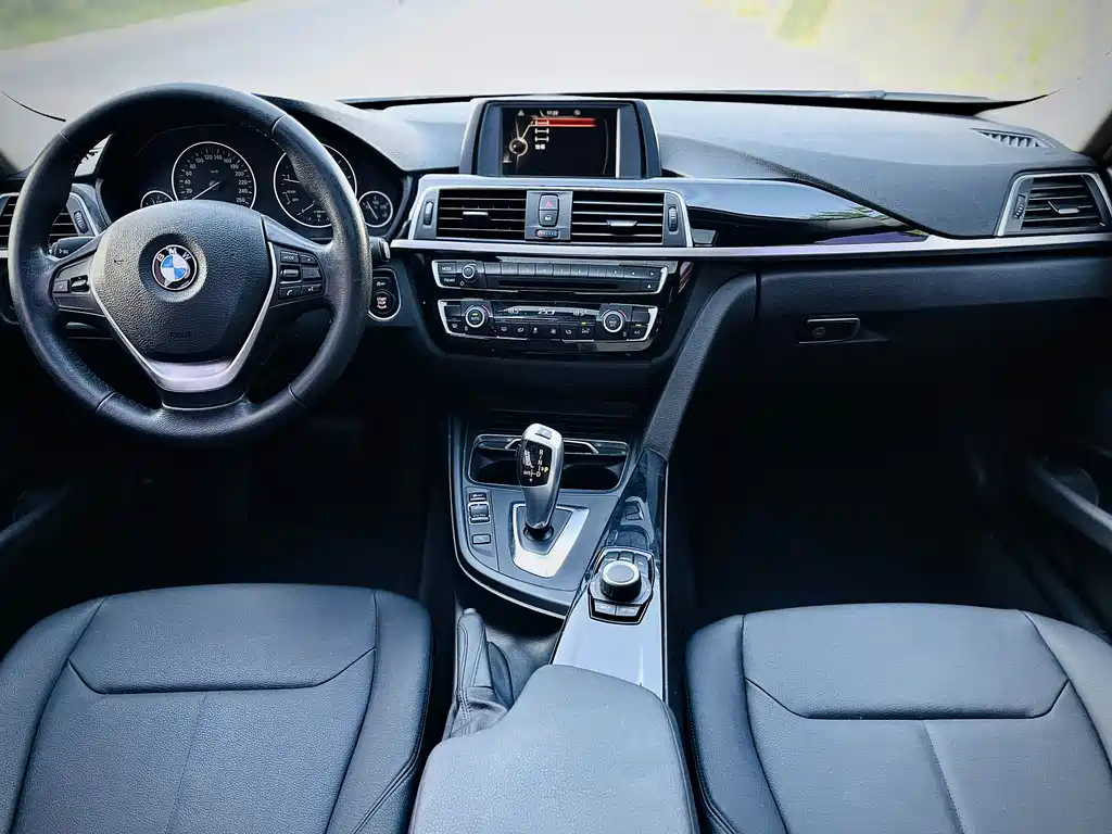 BMW 3 Series — миниатюра 8