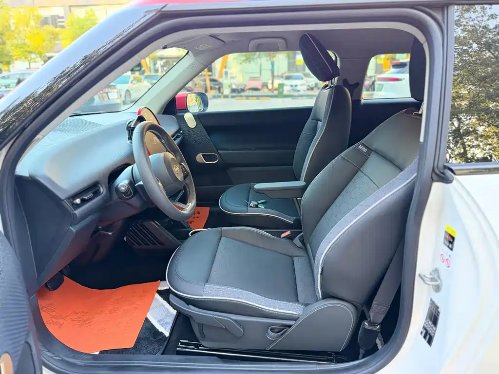 MINI MINI COOPER EV — миниатюра 4