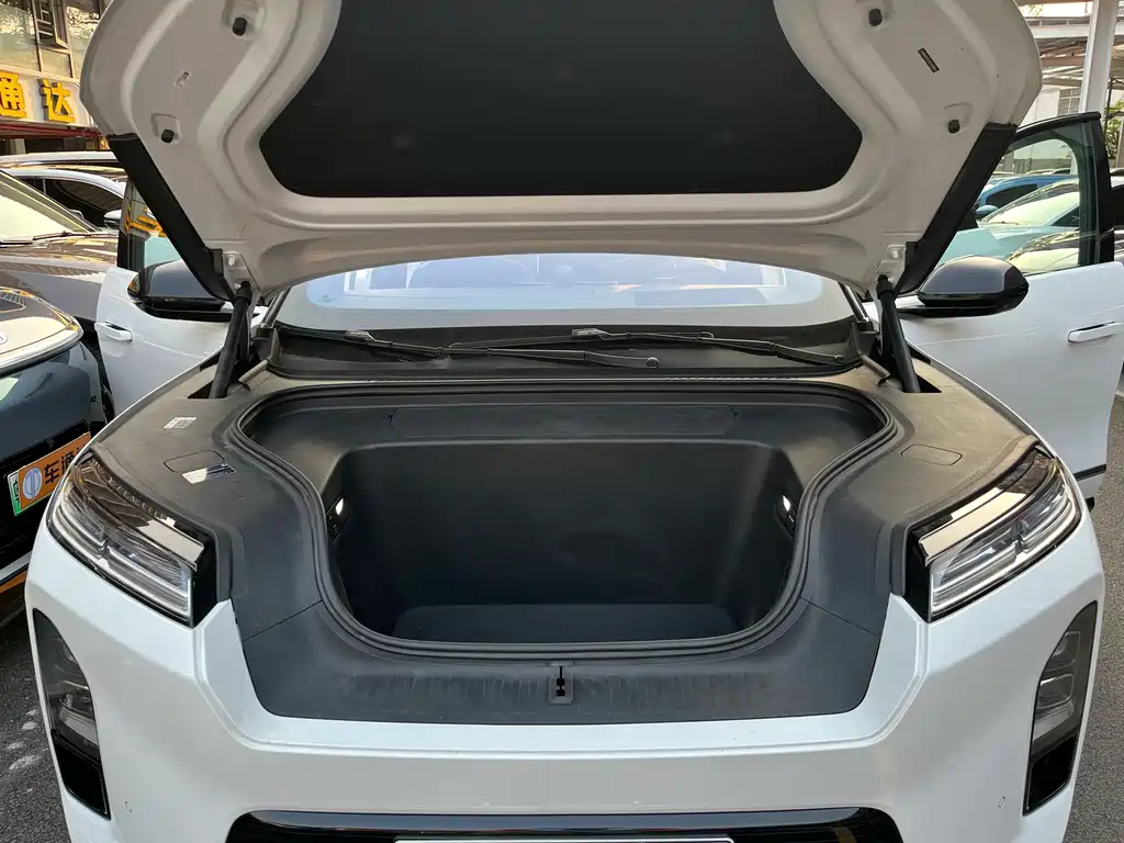 NIO ES8 — миниатюра 23