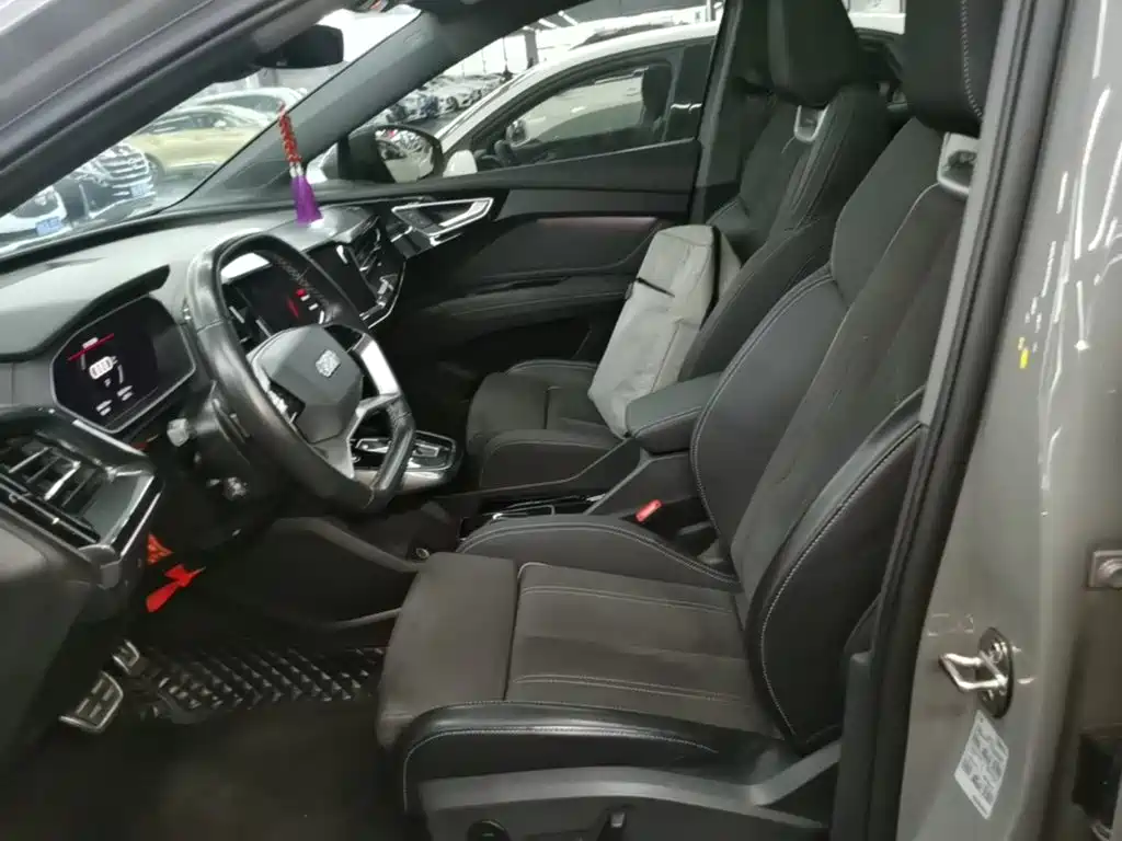 Audi Q4 e-tron — миниатюра 15