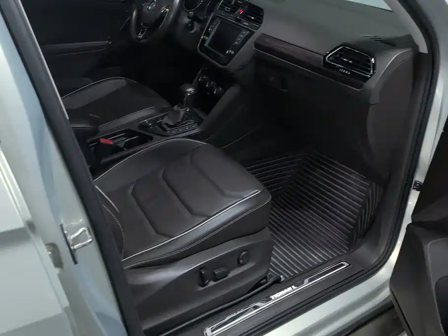 Volkswagen Tiguan L — миниатюра 8