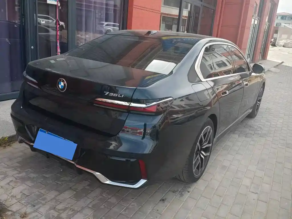 BMW 7 Series — миниатюра 3