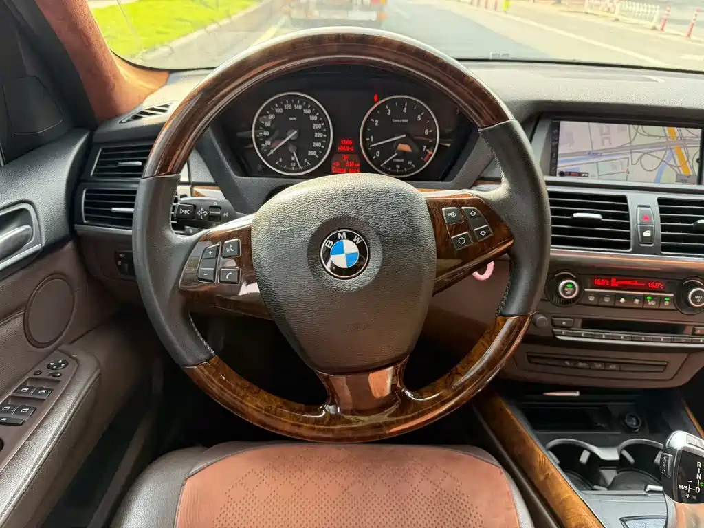 BMW X5 (Import) — миниатюра 8