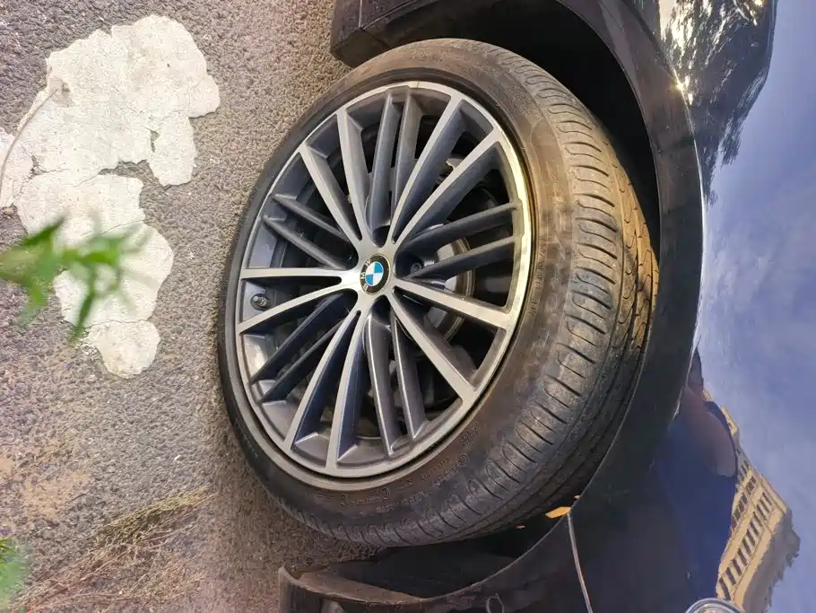 BMW 5 Series — миниатюра 6