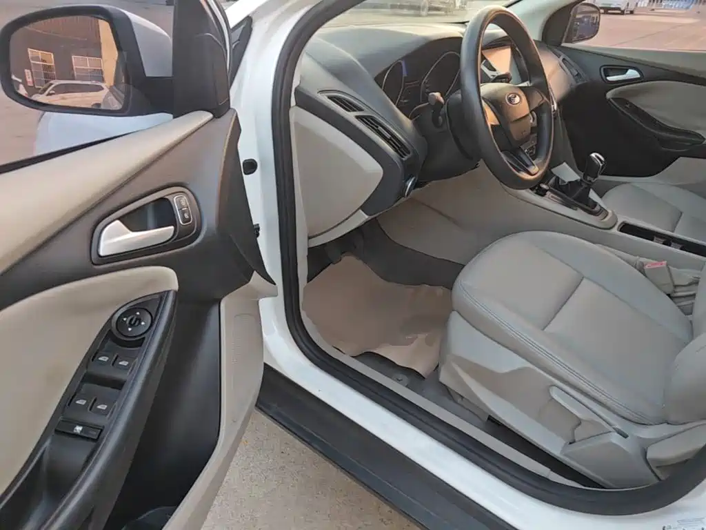 Ford Focus — миниатюра 16