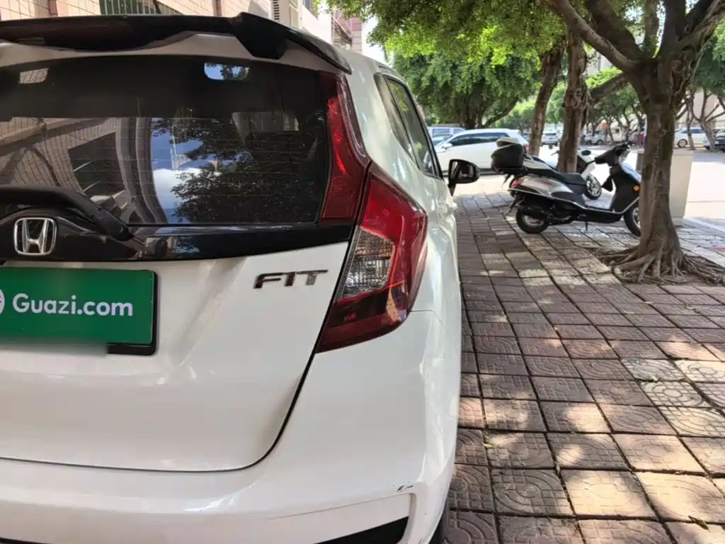 Honda Fit — миниатюра 8