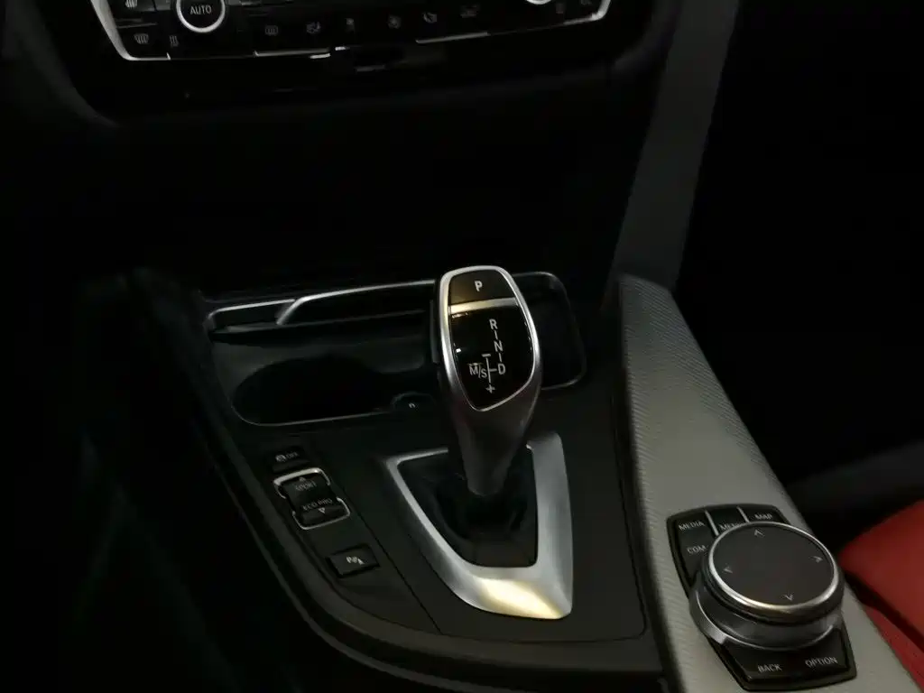 BMW 3 Series — миниатюра 13